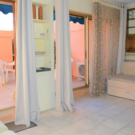 Apartment Au Lavandou Avec Terrasse Sud, Climatisation Et Garage - Fr-1-251-223 *