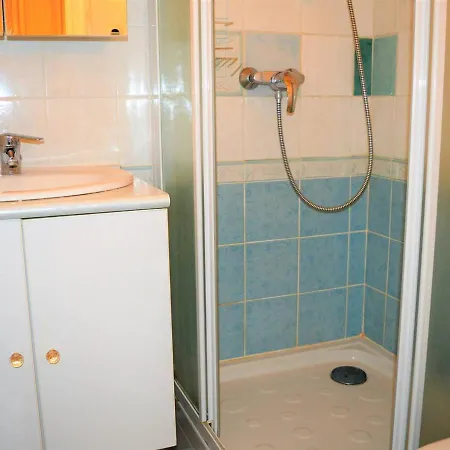 Apartment 4 Pers Au Lavandou Avec Terrasse Et Climatisation - Fr-1-251-223 Le Lavandou